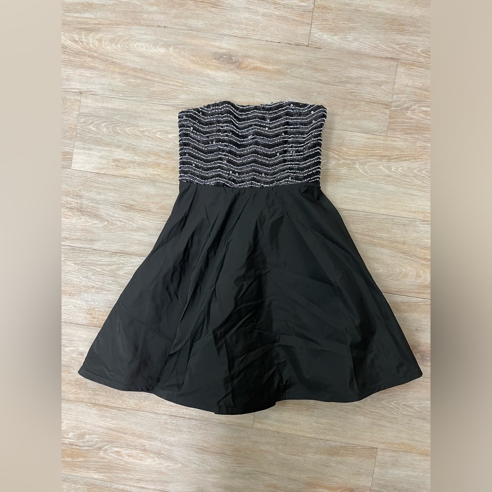 Alice+ Olivia Women’s size 4 Beaded Sequin Cocktail Dress